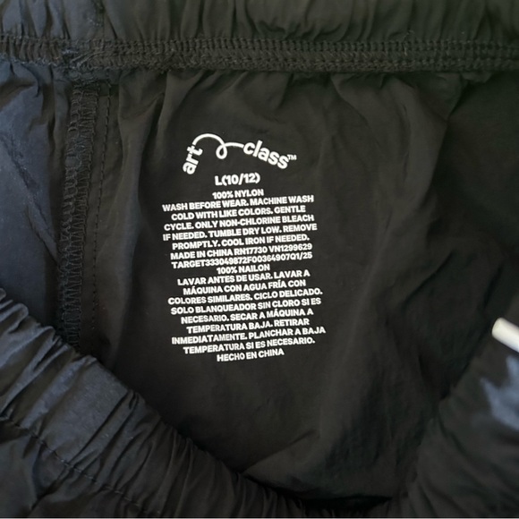 NWT Girls 10/12 Art Class Athletic Outfit Black Sport Shorts & Green Cotton Top - Picture 2 of 6